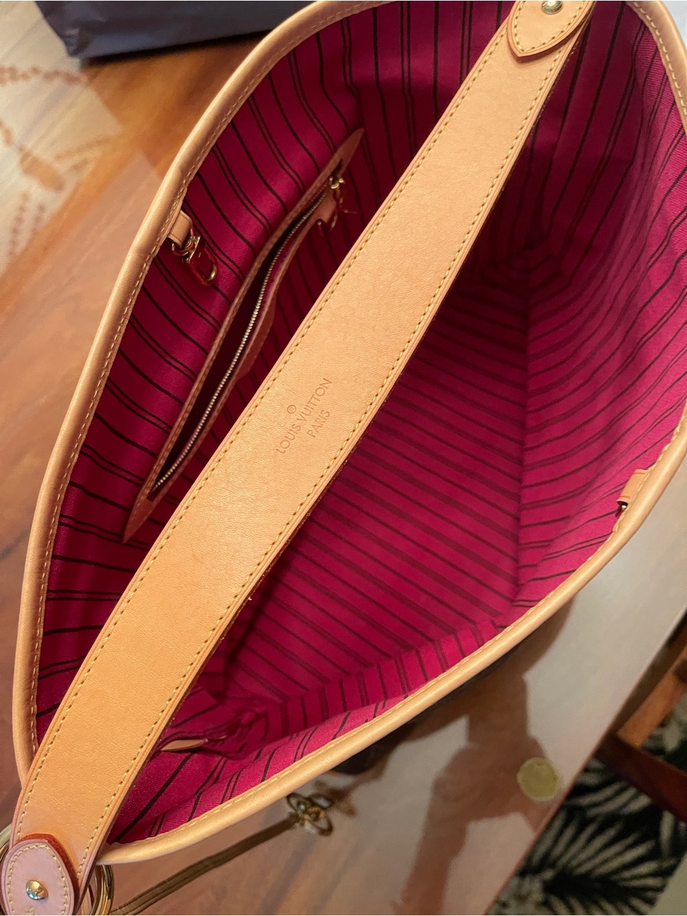 Louis Vuitton Delightful MM Monogram Canvas Duffel with Light Natural Trim - Picture 7 of 12